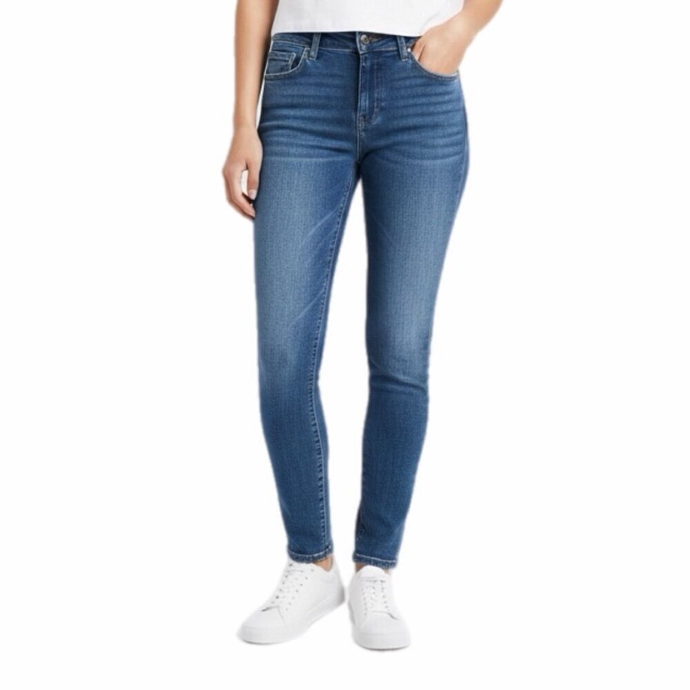 Uniqlo Women's Skinny Jeans Size 24 Tapered Mid Rise Ultra Stretch Light Wash